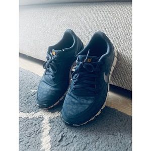 Nike Free Sneakers 5.0 V4 Size 6